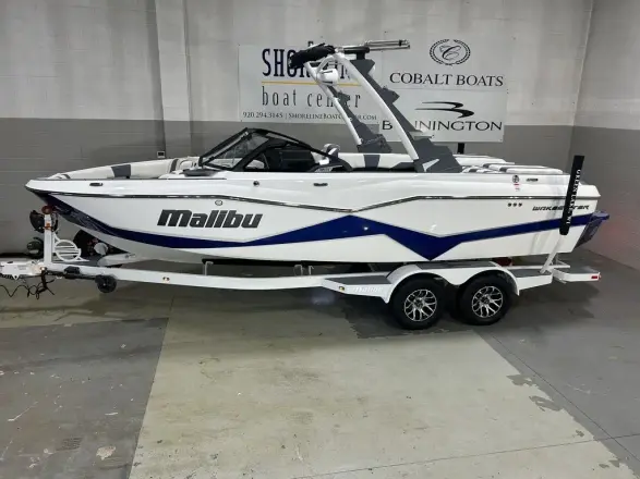 Malibu Boats 22 LSV