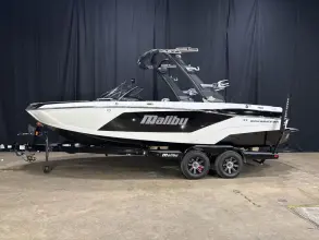 Malibu Boats 21 LX
