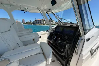Thumbnail von Pursuit S 378 Sport