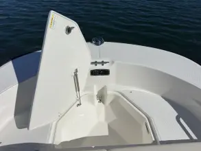 Thumbnail von Boston Whaler 210 Montauk