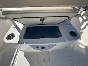 Thumbnail von Boston Whaler 210 Montauk