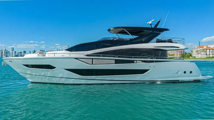 Sunseeker 88 Yacht HIDEOUT