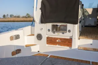 Thumbnail von Boston Whaler 405 Conquest NEW TRADE-IN- ALL OFFERS & TRADES WELCOME
