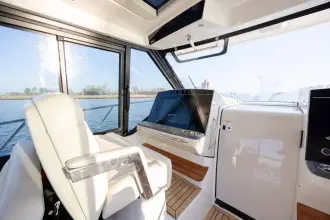 Thumbnail von Boston Whaler 405 Conquest NEW TRADE-IN- ALL OFFERS & TRADES WELCOME