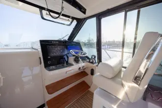 Thumbnail von Boston Whaler 405 Conquest NEW TRADE-IN- ALL OFFERS & TRADES WELCOME