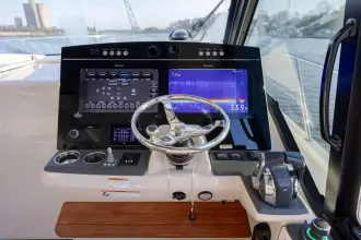 Thumbnail von Boston Whaler 405 Conquest NEW TRADE-IN- ALL OFFERS & TRADES WELCOME