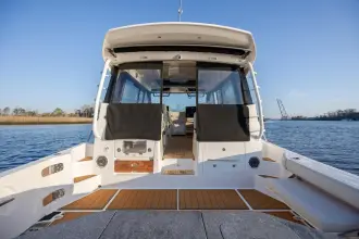 Thumbnail von Boston Whaler 405 Conquest NEW TRADE-IN- ALL OFFERS & TRADES WELCOME