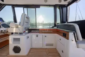 Thumbnail von Boston Whaler 405 Conquest NEW TRADE-IN- ALL OFFERS & TRADES WELCOME