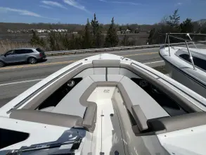 Thumbnail von Boston Whaler 330 Vantage