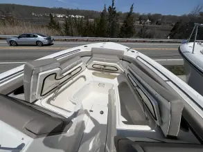 Thumbnail von Boston Whaler 330 Vantage