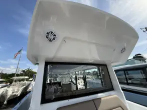 Thumbnail von Cruisers Yachts 38 VTR EC