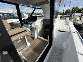 Thumbnail von Cruisers Yachts 38 VTR EC