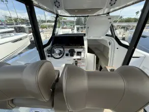 Thumbnail von Cruisers Yachts 38 VTR EC