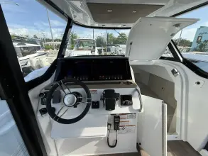 Thumbnail von Cruisers Yachts 38 VTR EC
