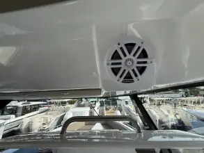 Thumbnail von Cruisers Yachts 38 VTR EC
