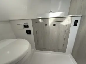 Thumbnail von Cruisers Yachts 38 VTR EC