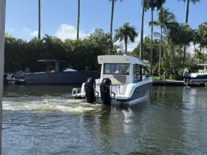 Thumbnail von Cruisers Yachts 38 VTR EC