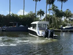 Thumbnail von Cruisers Yachts 38 VTR EC