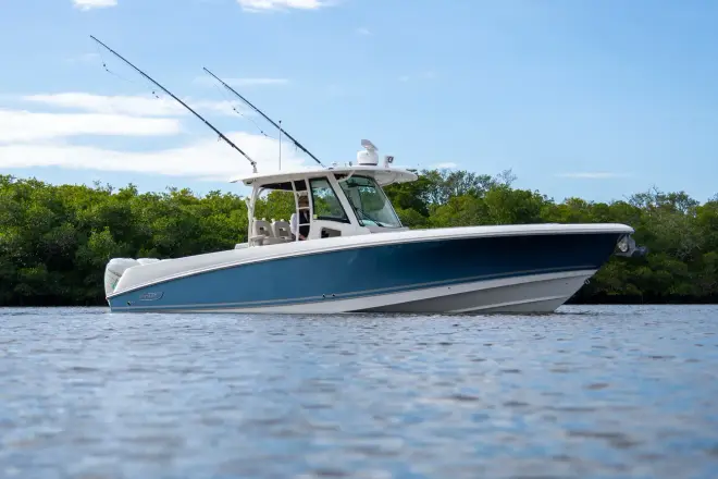 Boston Whaler 350 Outrage
