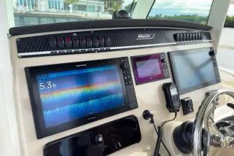 Thumbnail von Boston Whaler 350 Outrage
