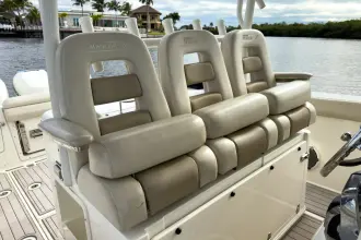 Thumbnail von Boston Whaler 350 Outrage