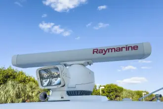 Thumbnail von Boston Whaler 350 Outrage