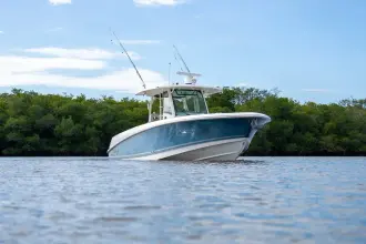 Thumbnail von Boston Whaler 350 Outrage