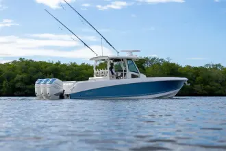 Thumbnail von Boston Whaler 350 Outrage