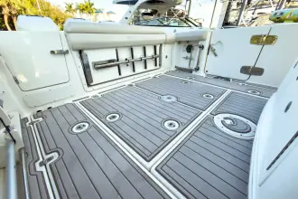 Thumbnail von Boston Whaler 350 Outrage