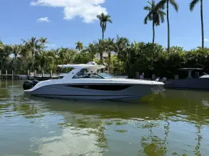 Sea Ray SLX 400 Outboard
