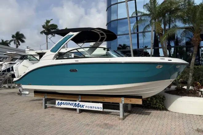 Sea Ray SDX 230 Dıştan Takma Motor