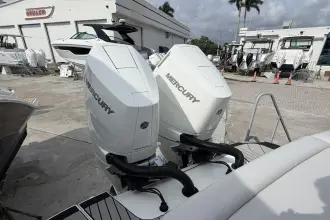 Thumbnail von Sea Ray SLX 280 Dıştan Takma