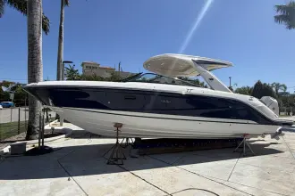 Sea Ray SLX 310 Outboard