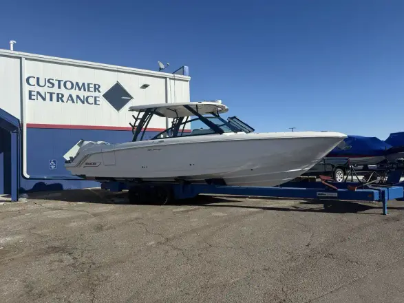 Boston Whaler 320 Vantage