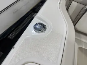 Thumbnail von Boston Whaler 320 Vantage