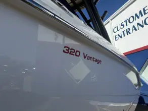 Thumbnail von Boston Whaler 320 Vantage