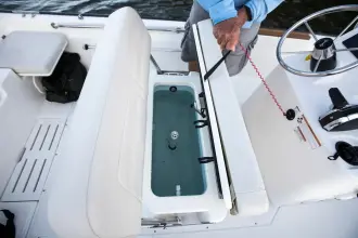 Thumbnail von Boston Whaler 170 Montauk