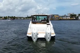 Thumbnail von Sea Ray 320 Sundancer Außenborder