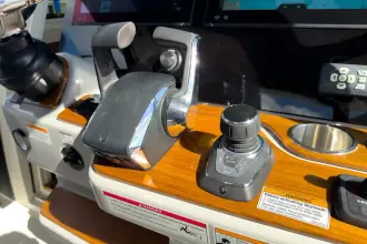 Thumbnail von Boston Whaler 380 Outrage