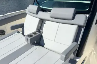 Thumbnail von Boston Whaler 380 Outrage
