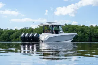 Thumbnail von Boston Whaler 380 Outrage