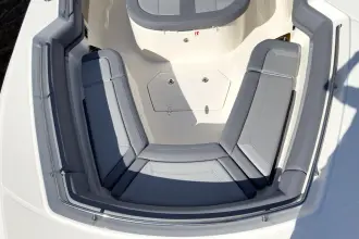 Thumbnail von Boston Whaler 380 Outrage