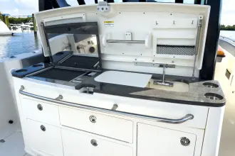 Thumbnail von Boston Whaler 380 Outrage