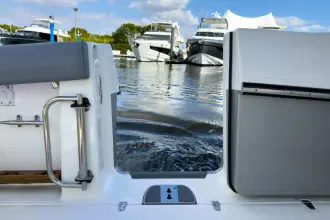 Thumbnail von Boston Whaler 380 Outrage