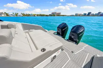 Thumbnail von Cruisers Yachts 42 GLS OB