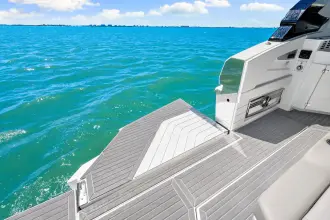Thumbnail von Cruisers Yachts 42 GLS OB