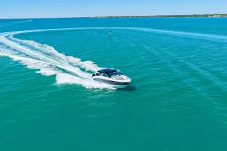 Thumbnail von Cruisers Yachts 42 GLS OB