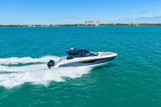 Thumbnail von Cruisers Yachts 42 GLS OB