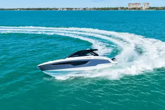 Thumbnail von Cruisers Yachts 42 GLS OB