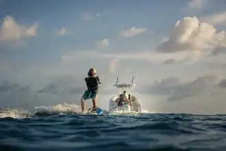 Thumbnail von Boston Whaler 230 Outrage